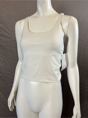 Classic White Scoop Neck Tank Top — Women's Essential